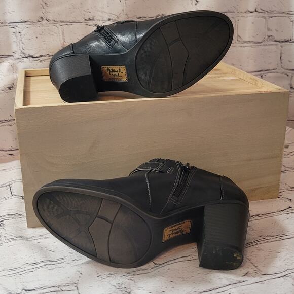 Natural Soul- Women's Black Bootie- very comfortable- size 7 - Picture 8 of 8